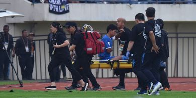 Satu Pemain Persib Jadi Korban Pertama Piala Presiden 2025, Alami Patah Tulang Rusuk